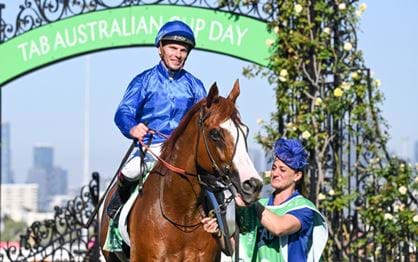 Cascadian wins TAB Australian Cup in a spectacular finish